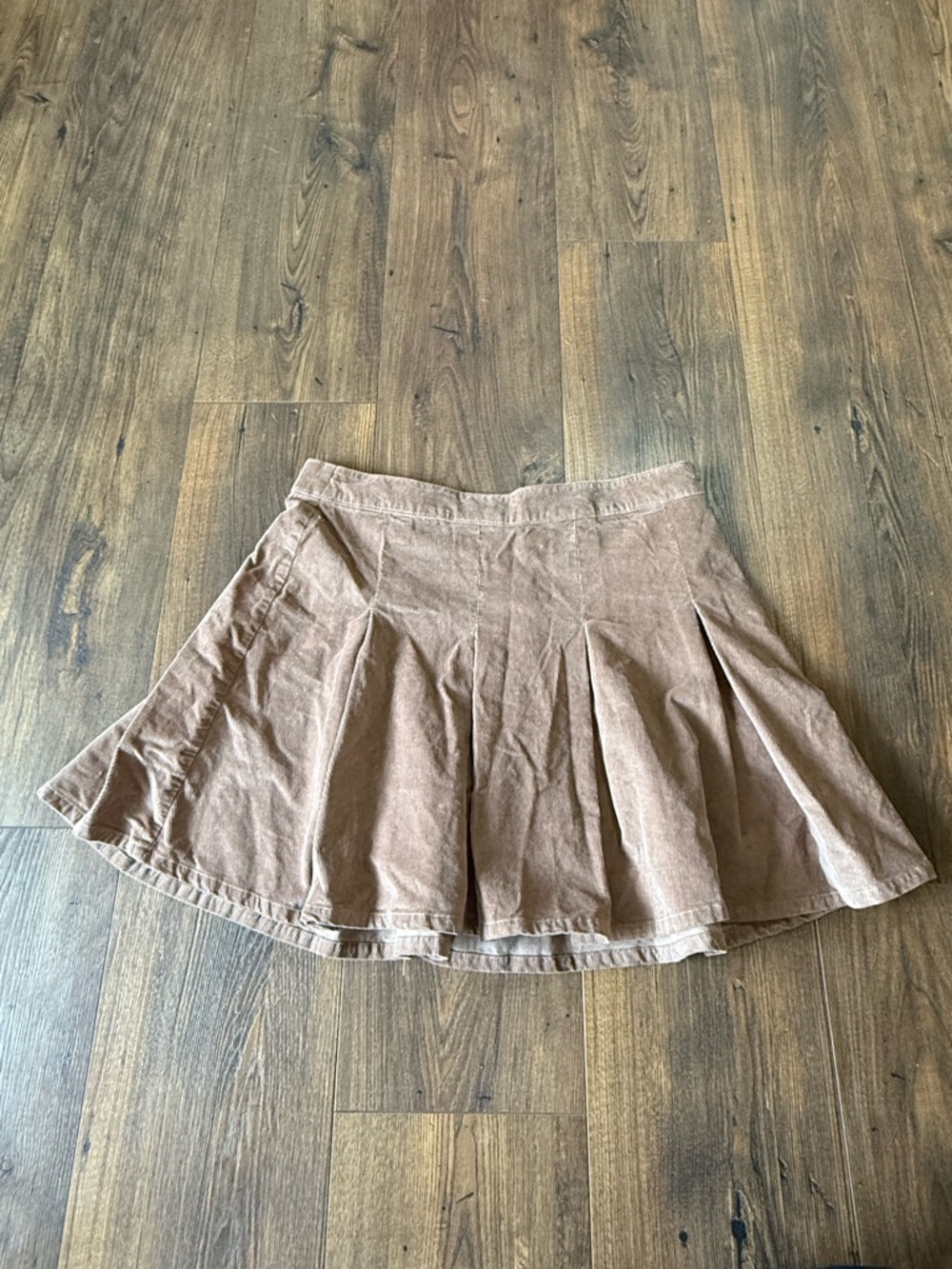 Hollister Women’s Ultra High Rise Pleated Corduroy Mini Skirt Sz Lg